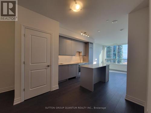 2606 - 36 Elm Drive W, Mississauga, ON - Indoor Photo Showing Kitchen