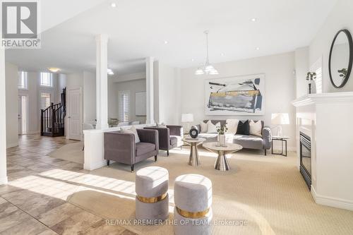 238 Medici Lane, Hamilton, ON - Indoor Photo Showing Living Room