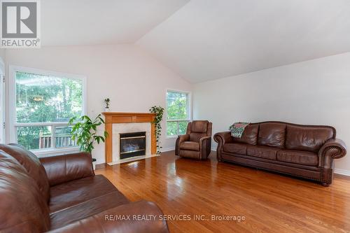 757 Guildwood Boulevard, London, ON - Indoor Photo Showing Living Room With Fireplace