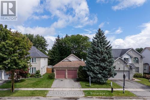 757 Guildwood Boulevard, London, ON - Outdoor With Facade