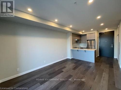 2308 - 15 Queen Street S, Hamilton, ON - Indoor Photo Showing Kitchen