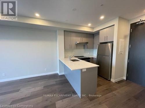 2308 - 15 Queen Street S, Hamilton, ON - Indoor Photo Showing Kitchen