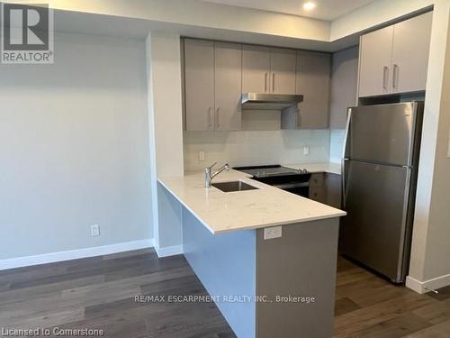 2308 - 15 Queen Street S, Hamilton, ON - Indoor Photo Showing Kitchen