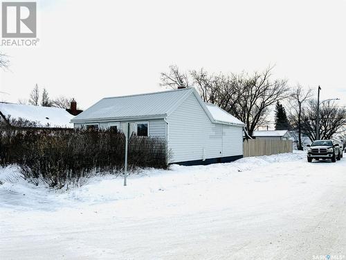 128 3Rd Avenue W, Biggar, SK - Outdoor