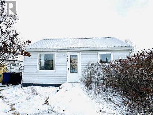 128 3Rd Avenue W, Biggar, SK - Outdoor