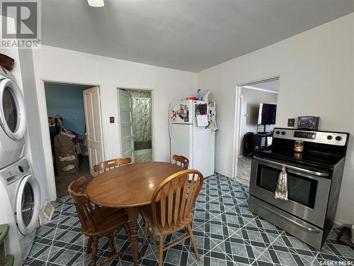 128 3Rd Avenue W, Biggar, SK - Indoor Photo Showing Laundry Room