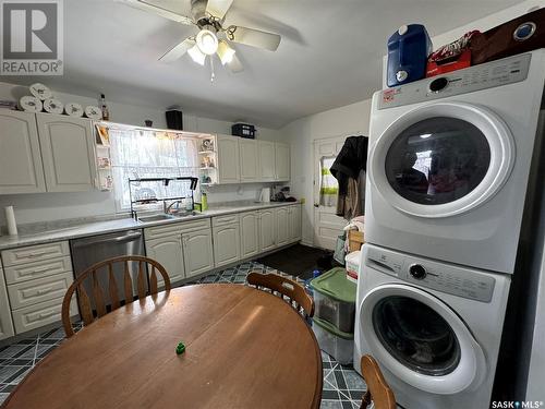 128 3Rd Avenue W, Biggar, SK - Indoor Photo Showing Laundry Room