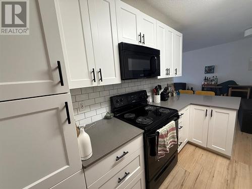 769 Klo Road Unit# 216, Kelowna, BC - Indoor Photo Showing Kitchen