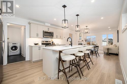 825 St John Street, Merrickville-Wolford, ON - Indoor Photo Showing Kitchen With Upgraded Kitchen