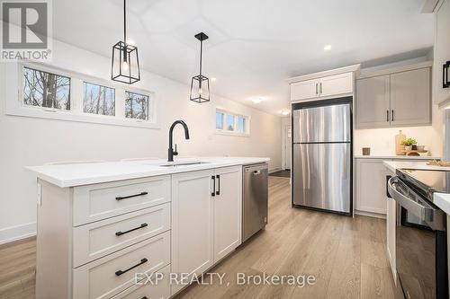 825 St John Street, Merrickville-Wolford, ON - Indoor Photo Showing Kitchen With Stainless Steel Kitchen