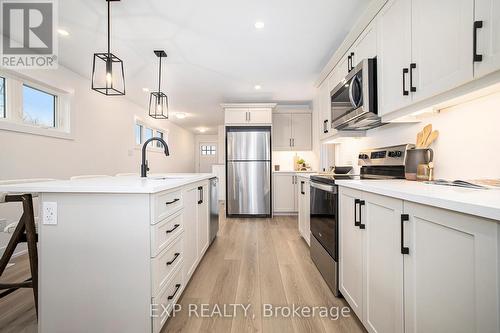 825 St John Street, Merrickville-Wolford, ON - Indoor Photo Showing Kitchen With Stainless Steel Kitchen With Upgraded Kitchen