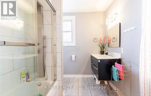 1227 Trafalgar Street, London, ON - Indoor Photo Showing Bathroom