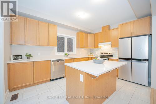 126 Sunset Way, Thorold, ON - Indoor Photo Showing Kitchen