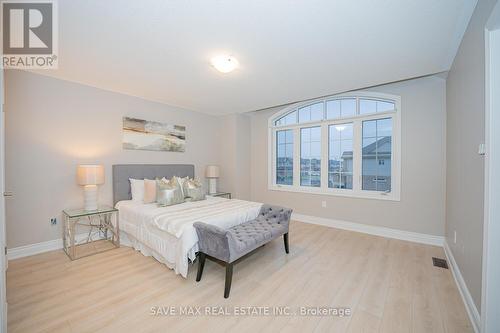 126 Sunset Way, Thorold, ON - Indoor Photo Showing Bedroom