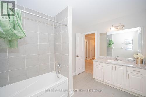 126 Sunset Way, Thorold, ON - Indoor Photo Showing Bathroom