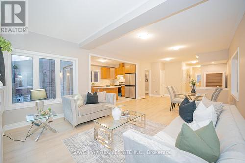 126 Sunset Way, Thorold, ON - Indoor Photo Showing Living Room