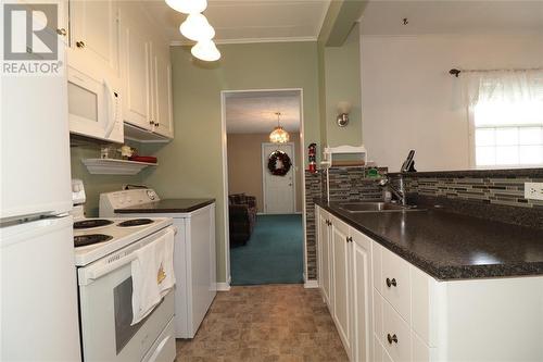 98 Merrymeeting Road, St. John'S, NL - Indoor Photo Showing Kitchen