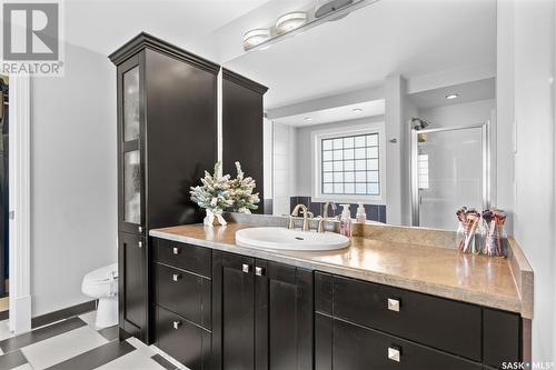 303 Waters Crescent, Saskatoon, SK - Indoor Photo Showing Bathroom