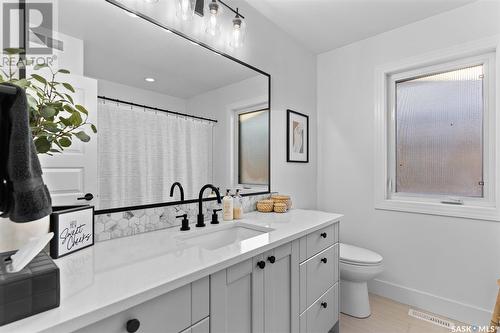 303 Waters Crescent, Saskatoon, SK - Indoor Photo Showing Bathroom