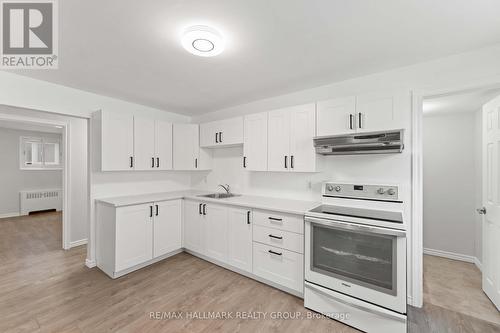 B - 6876 Notre Dame Street, Ottawa, ON - Indoor Photo Showing Kitchen