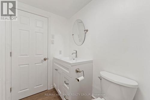 B - 6876 Notre Dame Street, Ottawa, ON - Indoor Photo Showing Bathroom