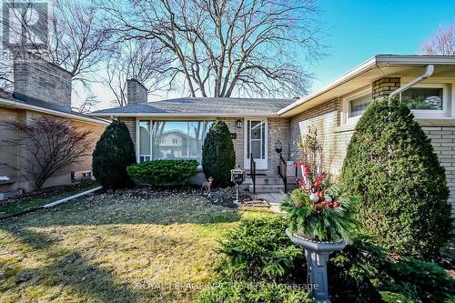 323 First Avenue, Welland (767 - N. Welland), ON - Outdoor