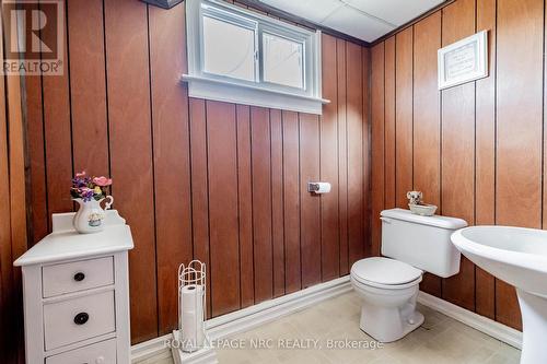 323 First Avenue, Welland (767 - N. Welland), ON - Indoor Photo Showing Bathroom