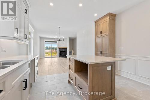 34 Marie Street, Pelham (662 - Fonthill), ON - Indoor Photo Showing Kitchen With Double Sink With Upgraded Kitchen