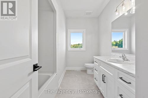 34 Marie Street, Pelham (662 - Fonthill), ON - Indoor Photo Showing Bathroom