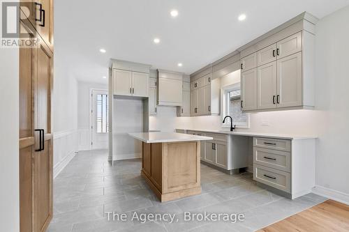 34 Marie Street, Pelham (662 - Fonthill), ON - Indoor Photo Showing Kitchen With Upgraded Kitchen