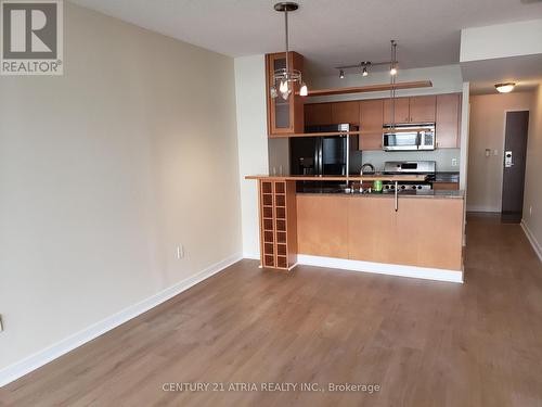 3510 - 35 Mariner Terrace, Toronto, ON - Indoor Photo Showing Kitchen