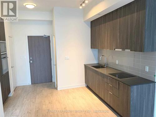 1912W - 27 Bathurst Street, Toronto, ON - Indoor Photo Showing Kitchen