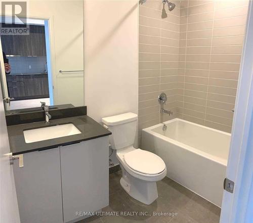 1912W - 27 Bathurst Street, Toronto, ON - Indoor Photo Showing Bathroom