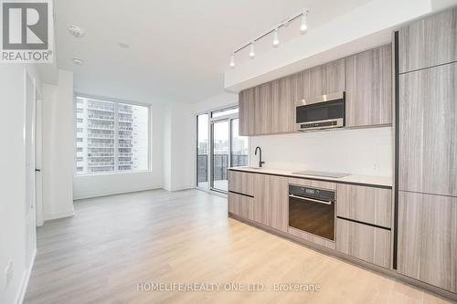 1111 - 117 Broadway Avenue, Toronto, ON - Indoor Photo Showing Kitchen