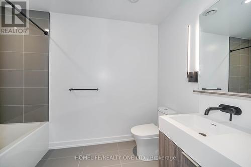 1111 - 117 Broadway Avenue, Toronto, ON - Indoor Photo Showing Bathroom