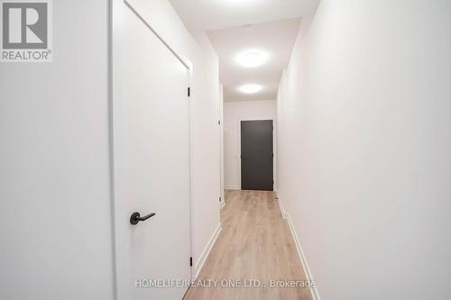 1111 - 117 Broadway Avenue, Toronto, ON - Indoor Photo Showing Other Room