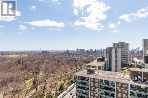 1919 - 585 Bloor Street E, Toronto, ON - Outdoor With View