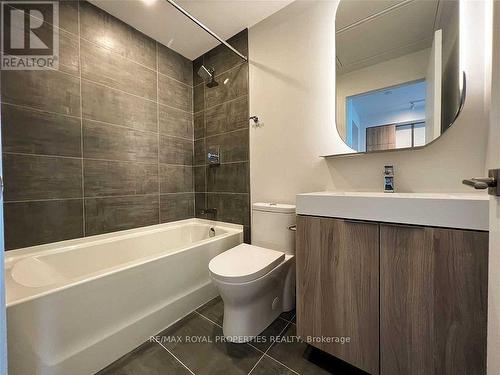 1407 - 15 Holmes Avenue, Toronto, ON - Indoor Photo Showing Bathroom