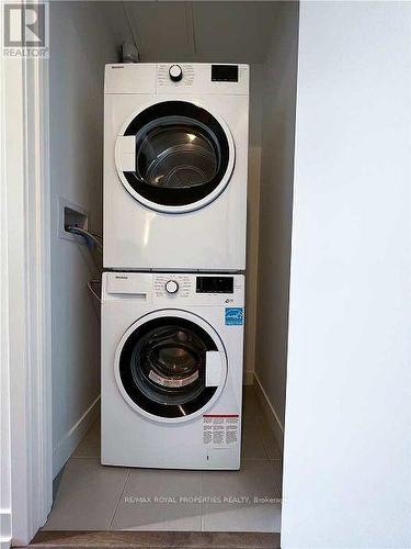 1407 - 15 Holmes Avenue, Toronto, ON - Indoor Photo Showing Laundry Room