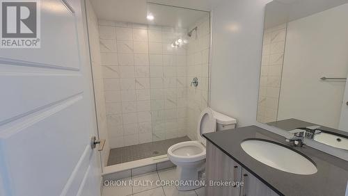 1410 - 1435 Celebration Drive, Pickering, ON - Indoor Photo Showing Bathroom