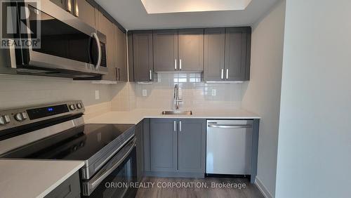 1410 - 1435 Celebration Drive, Pickering, ON - Indoor Photo Showing Kitchen