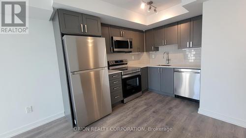 1410 - 1435 Celebration Drive, Pickering, ON - Indoor Photo Showing Kitchen