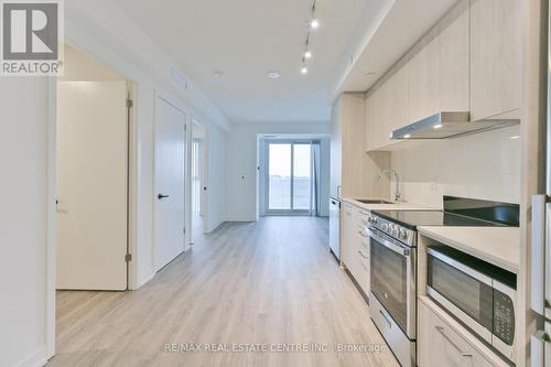 307 - 195 Commerce Street W, Vaughan, ON - Indoor Photo Showing Kitchen