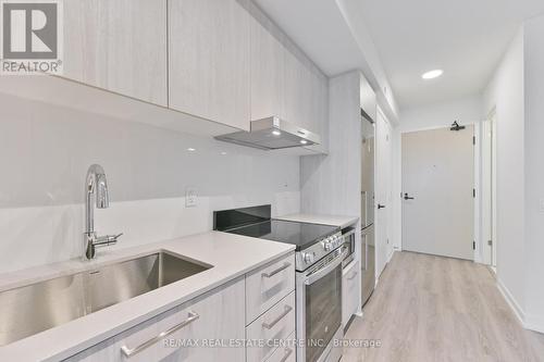 307 - 195 Commerce Street W, Vaughan, ON - Indoor Photo Showing Kitchen