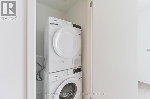 307 - 195 Commerce Street W, Vaughan, ON - Indoor Photo Showing Laundry Room