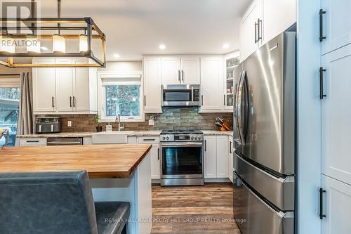 45 Evergreen Avenue, Tiny, ON - Indoor Photo Showing Kitchen With Stainless Steel Kitchen With Upgraded Kitchen