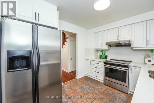 12 Finchgate Boulevard, Brampton, ON - Indoor Photo Showing Kitchen