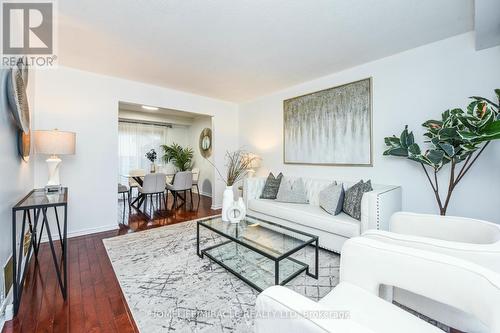 12 Finchgate Boulevard, Brampton, ON - Indoor Photo Showing Living Room