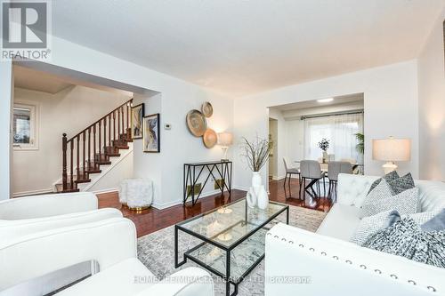 12 Finchgate Boulevard, Brampton, ON - Indoor Photo Showing Living Room