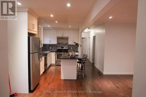 805 Krosno Boulevard, Pickering, ON - Indoor Photo Showing Kitchen With Stainless Steel Kitchen